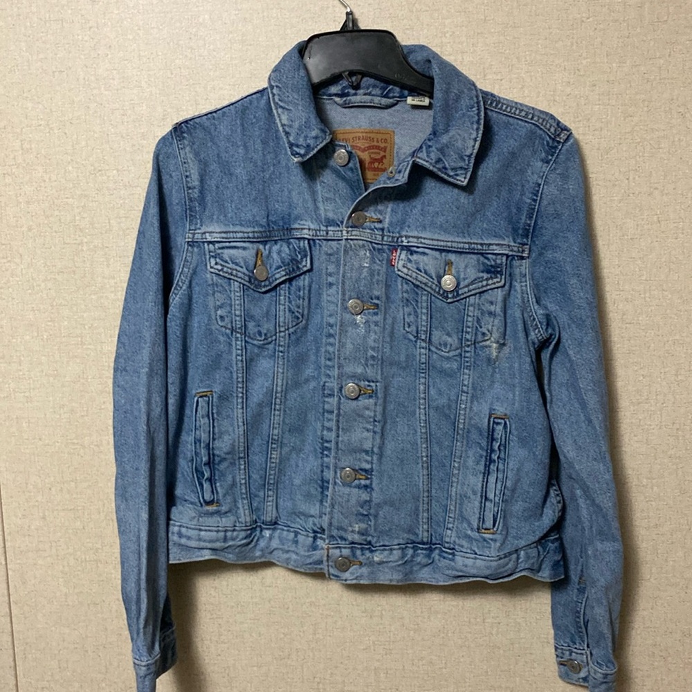 Authentic Levi’s Blue Jean Jacket. Size Medium in good condition